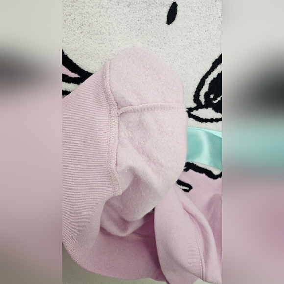 New Pink Snoopy Peanuts Cute Bow Valentines Sweater Size MEDIUM - Picture 4 of 6